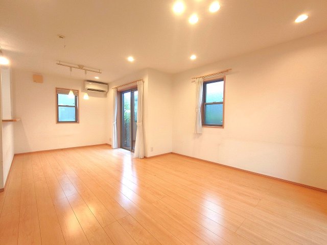 リビング  写真撮影日：2026-08-24