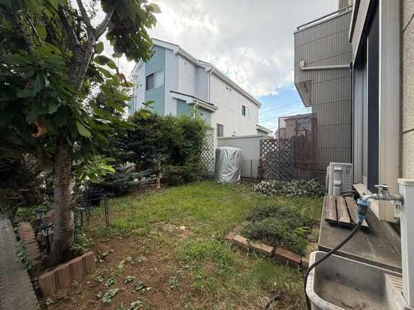 ガーデニングやお庭での趣味を楽しむことが出来ます。戸建ならではのバーベキューなども楽しめます。