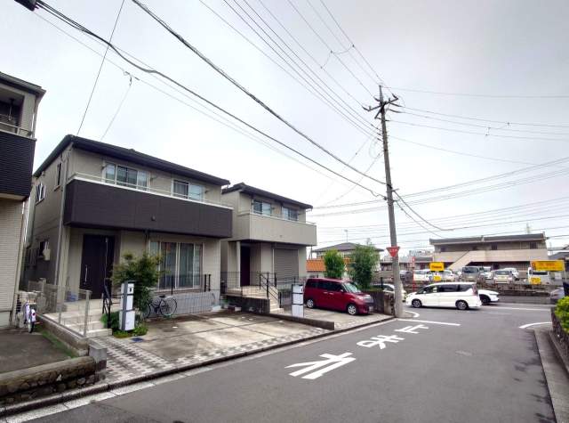 前面道路含む現地写真  写真撮影日：2026-09-14
