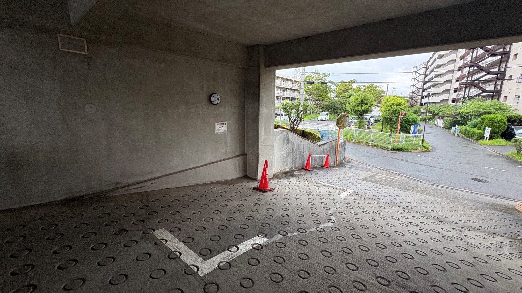 来客用駐車場（2026年9月撮影）※利用にあたっては管理規約に従っていただきます。