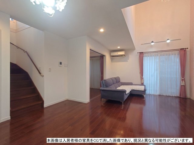 リビング  写真撮影日：2026-10-04