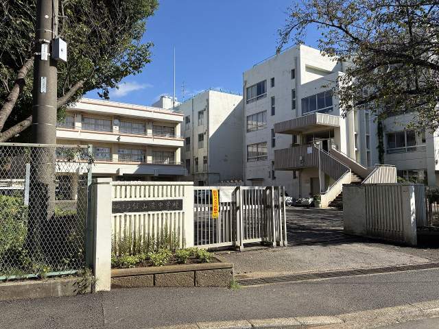 飯山満中学校 1100m 写真撮影日：2026-10-05