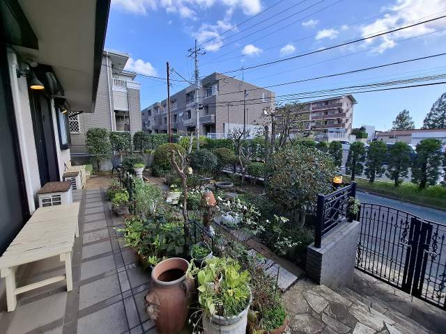 庭  写真撮影日：2026-10-09