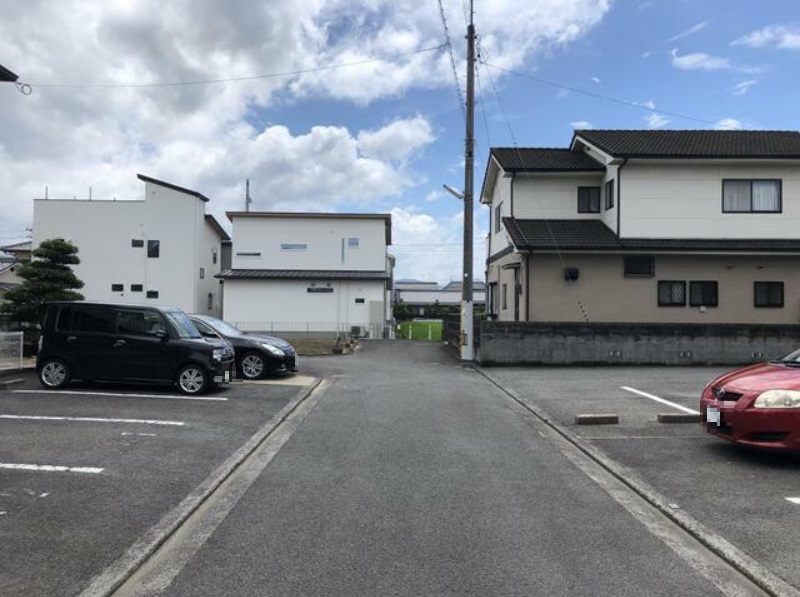 前面道路 写真撮影日：8/7/23, 12:00 AM
