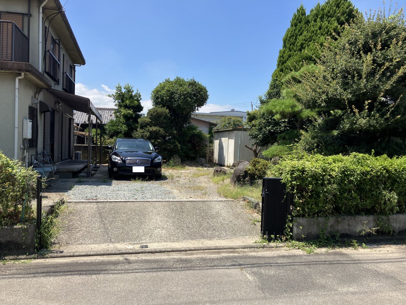 北側庭・駐車場 写真撮影日：8/2/24, 12:00 AM