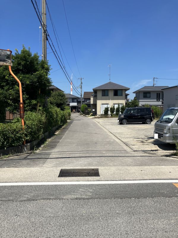 東側前面道路 写真撮影日：8/2/24, 12:00 AM