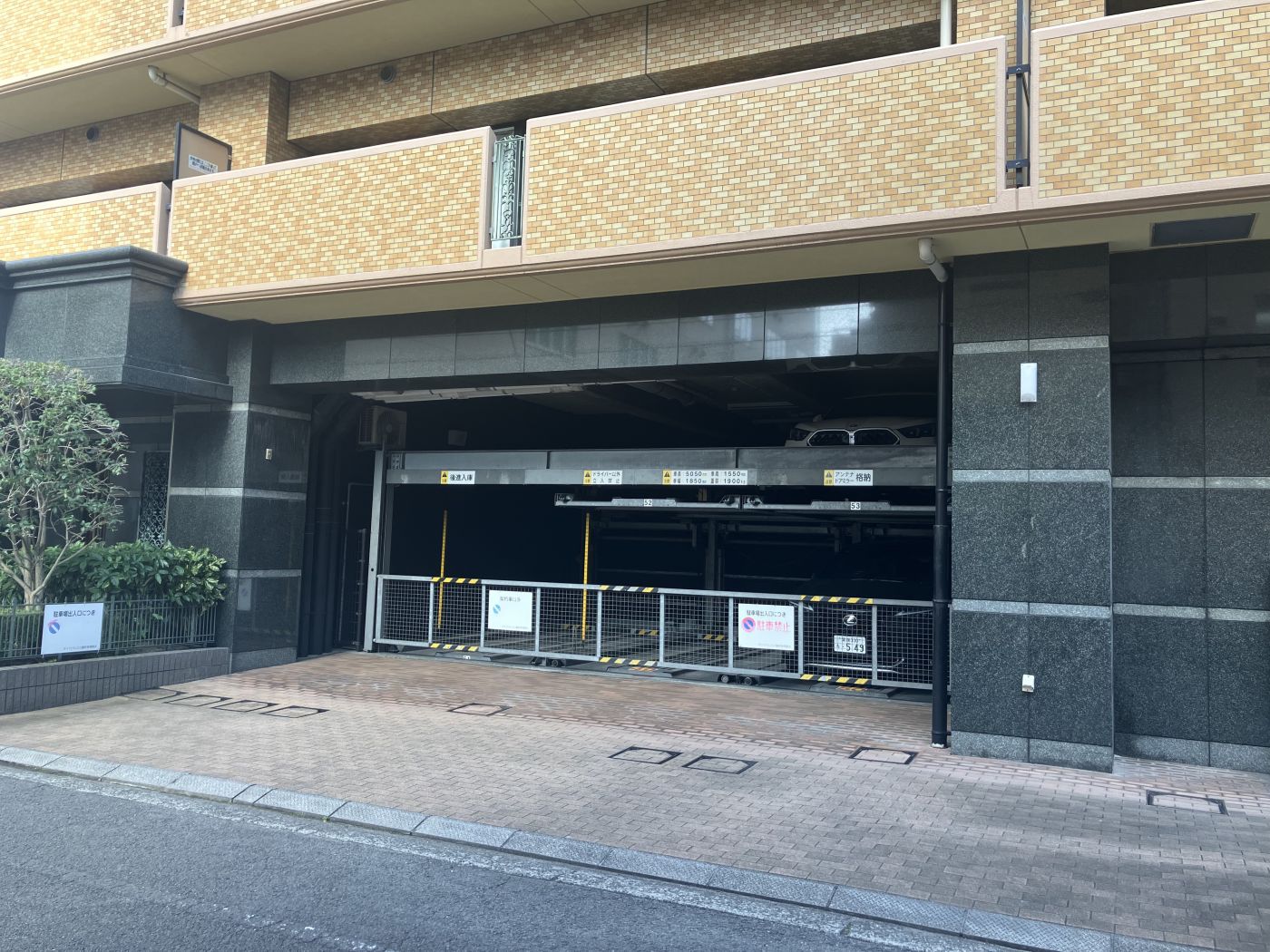 駐車場 写真撮影日：12/8/25, 12:00 AM