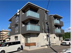 自動車は価格に含まれません