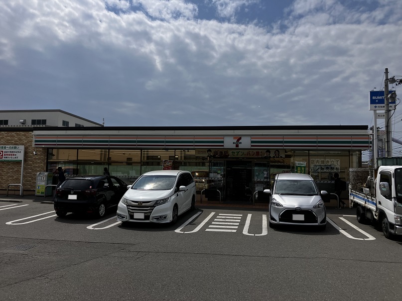 セブンイレブン松山市空港通6丁目店まで徒歩4分