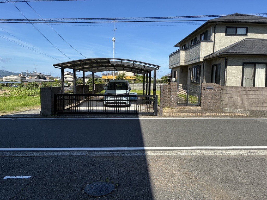駐車スペース　※車は価格に含まれません。