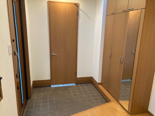 玄関内
