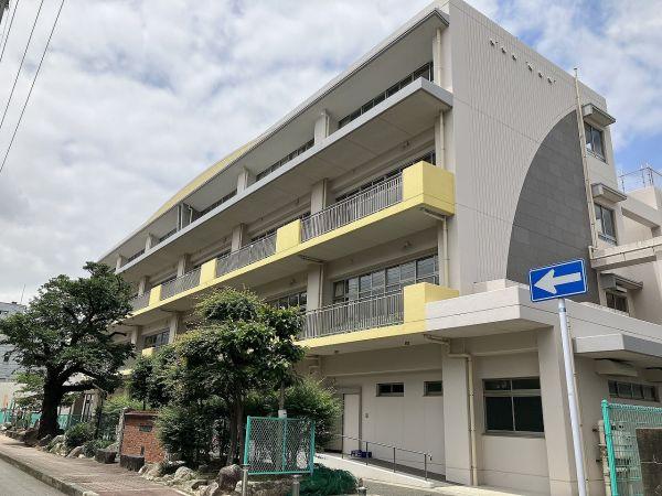 日吉小学校 180m 写真撮影日：2024-08-02