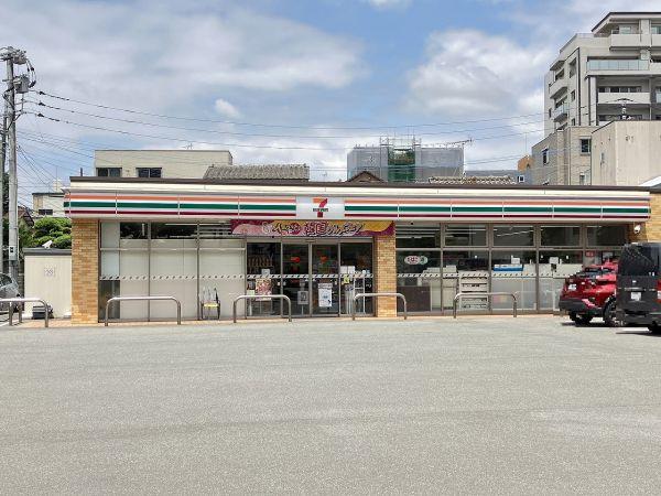 セブンイレブン久留米日吉町店 490m 写真撮影日：2024-08-02