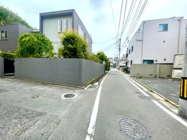 前面道路含む現地写真  写真撮影日：2025-05-17