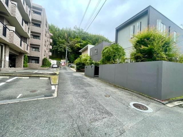 前面道路含む現地写真  写真撮影日：2025-05-17