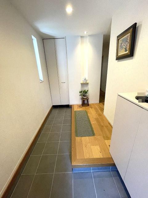 玄関  写真撮影日：2025-10-06
