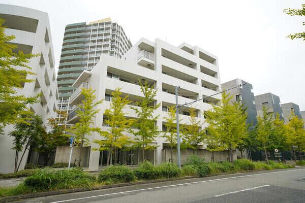 鹿児島本線「千早」駅徒歩17分の立地。バイク置き場もございます。ペット相談可能です(細則有り)。