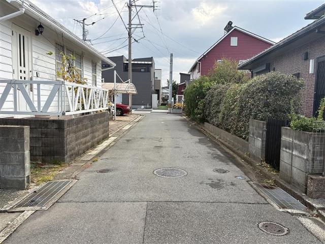 前面道路含む現地写真  写真撮影日：2025-11-28