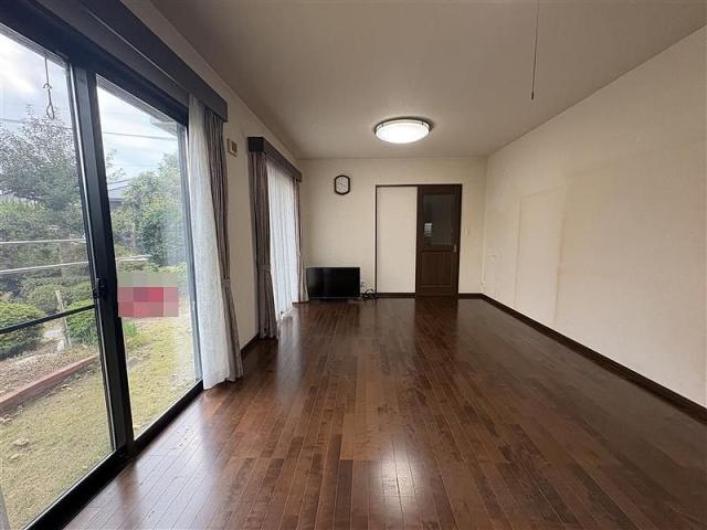 リビング  写真撮影日：2025-11-28