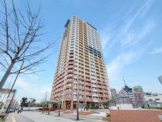 清水建設施工、三菱地所他3社分譲の地上27階建タワーレジデンスです。当該住戸は13階部分です。