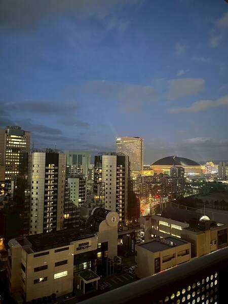北東側の夜景です。晴れた日には、みずほPayPayドーム等が望めます。