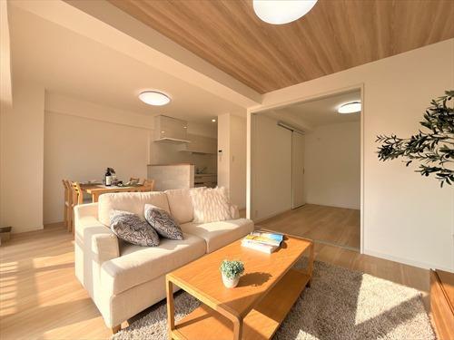 リビングダイニング　別角度