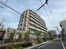 福岡市営地下鉄空港線「藤崎」駅まで徒歩9分の立地。通勤・通学、休日のお出かけがスムーズです。