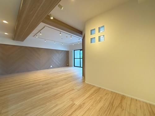 ＬＤＫ約２０．５帖