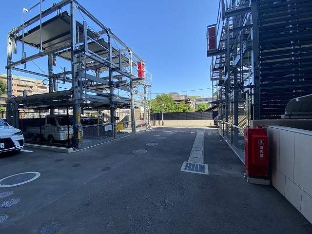 駐車場(共用設備)  写真撮影日：2026-06-05
