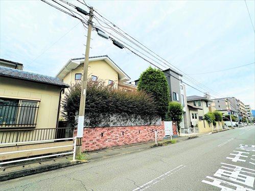 建物外観写真（２０２５年９月撮影）
