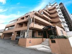 地上7階建マンション、1階部分。階下には住戸がないため、生活音を気にすることなく暮らせます。