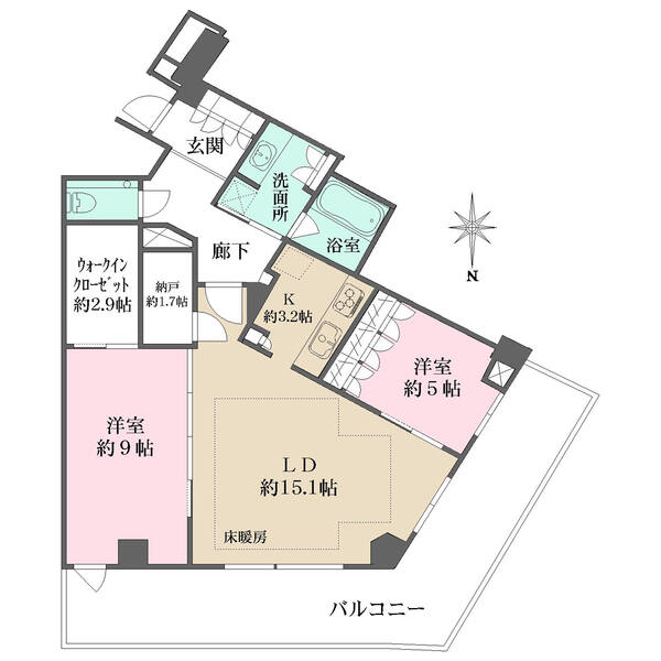 北〜北西に跨る引き回しバルコニー付き。玄関から室内が見えにくい設計です。納戸等、全居室に収納付き。