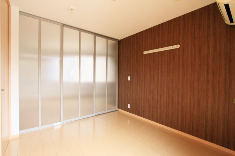 端住戸　引き込み戸でフルオープンにすることで広い空間を利用できます。