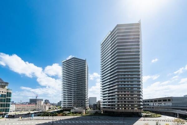 地下鉄空港線「唐人町」駅まで徒歩12分。ほぼ平坦なアプローチのため、負担なく駅までアクセスできます。