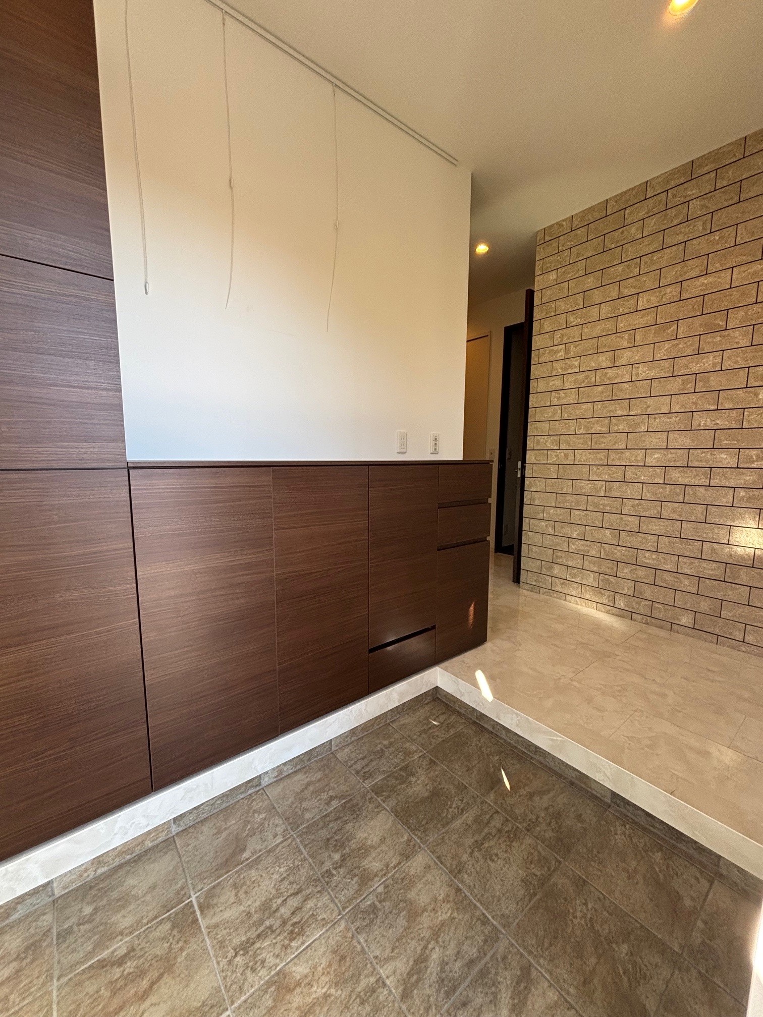 玄関 写真撮影日：11/21/25, 12:00 AM