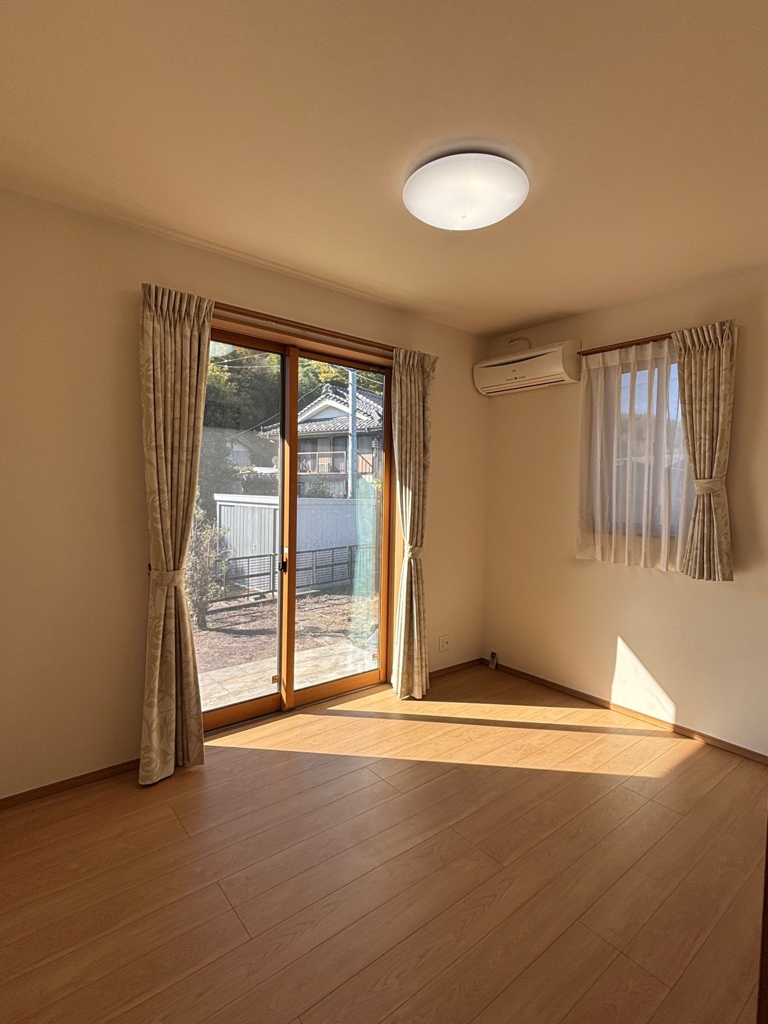 洋室 写真撮影日：11/21/25, 12:00 AM