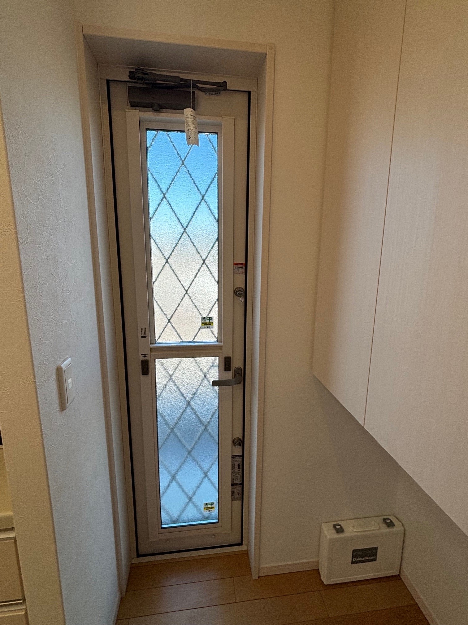 キッチン扉 写真撮影日：11/21/25, 12:00 AM