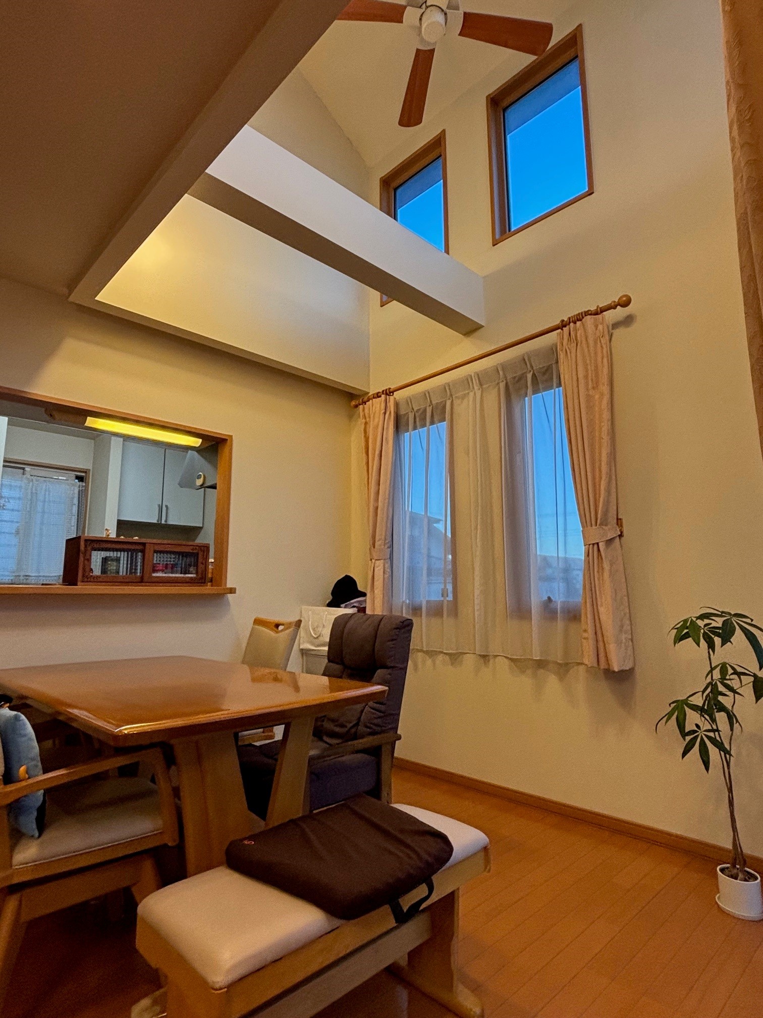 ダイニング・吹抜け