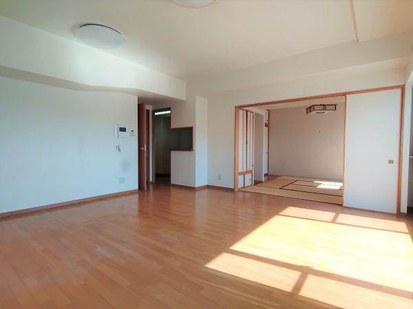 リビング  写真撮影日：2025-03-10