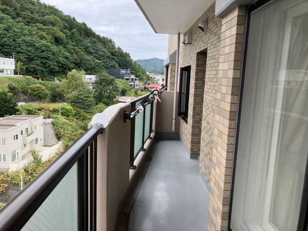 バルコニー  写真撮影日：2024-11-15