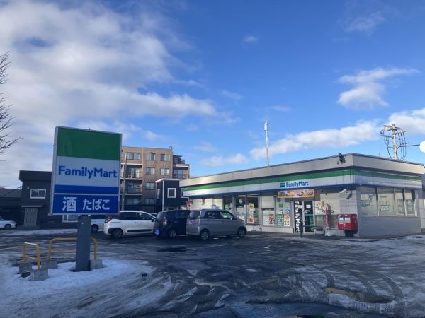 ファミリーマート 200m 写真撮影日：2025-01-09 