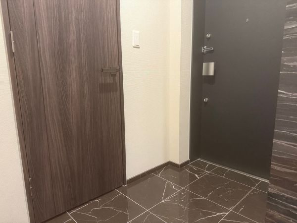 玄関  写真撮影日：2024-12-19