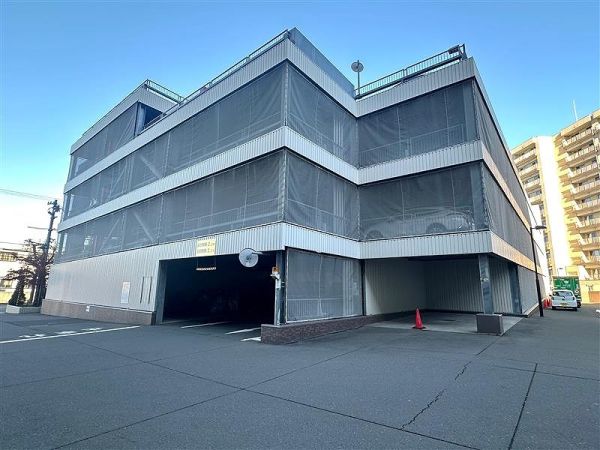 駐車場(共用設備)  写真撮影日：2024-12-01