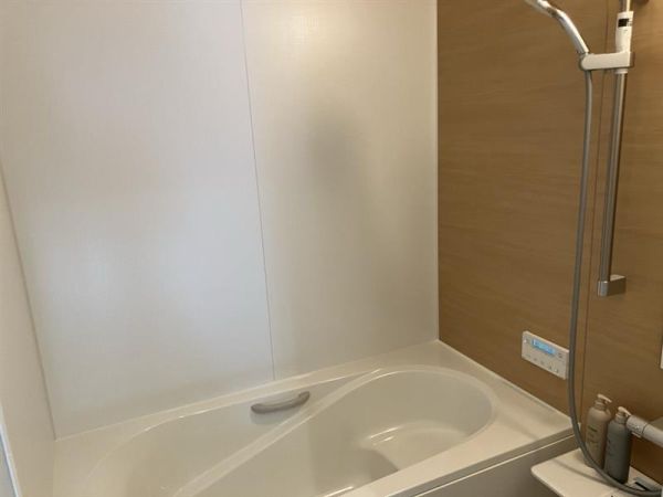 浴室  写真撮影日：2025-03-08