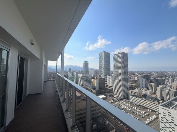バルコニー  写真撮影日：2025-04-05