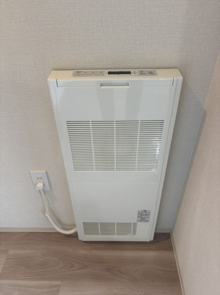 冷暖房・空調設備 パネルヒーター  写真撮影日：2025-04-05