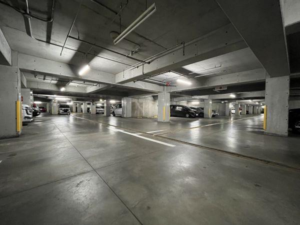 駐車場(共用設備)  写真撮影日：2025-04-18