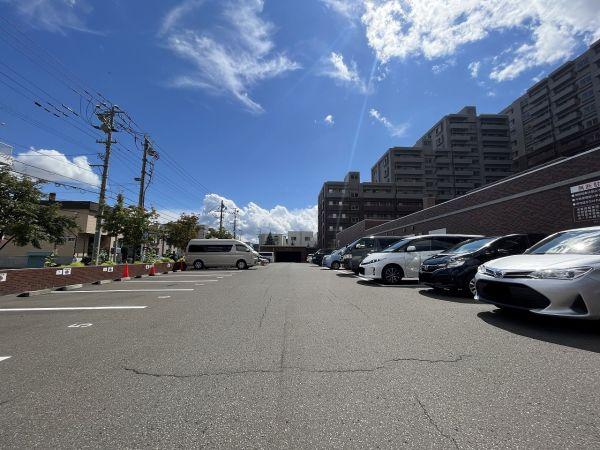 駐車場(共用設備)  写真撮影日：2025-04-18