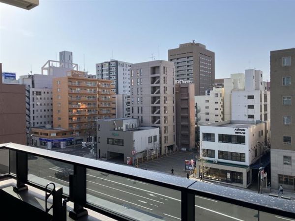 バルコニー  写真撮影日：2025-05-01