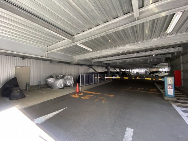 駐車場(共用設備)  写真撮影日：2025-05-08